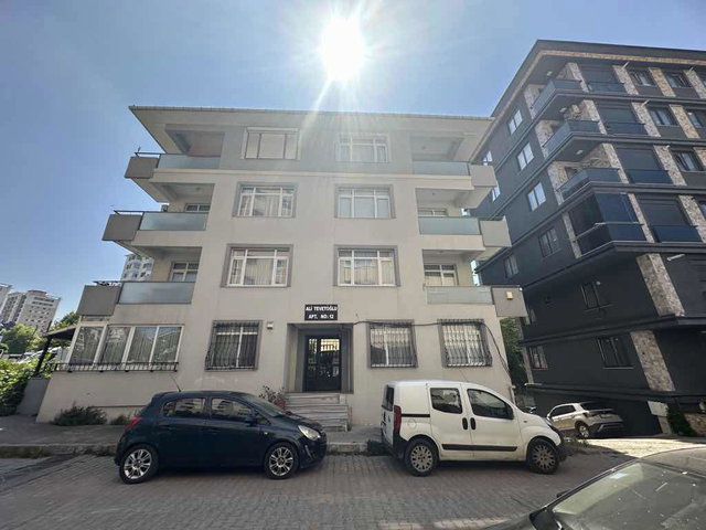 MALTEPE ALTAYÇEŞME MAHALLESİNDE 3+1 SATILIK BALKONLU 2. KAT DAİRE