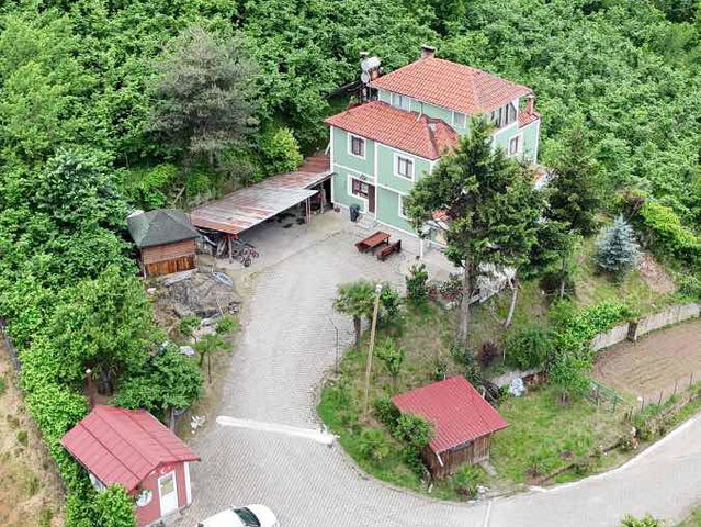REMAX DIA'DAN KAYNAŞLI EŞYASIZ 3 KAT KOMPLE SATILIK BİNA BAHÇELİ