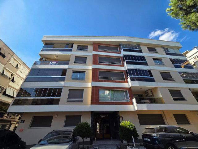 GÖZTEPE AMERİKAN KOLEJİ YANI OTOPARKLI ARA KAT KİRALIK 4+1 DAİRE