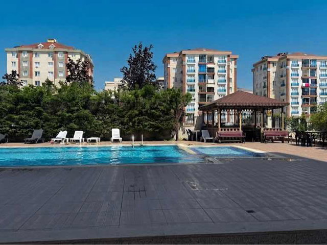 BEYAZ PALAS SİTESİ'NDE, TERAS KEYFİYLE AYRICALIKLI BİR YAŞAM!