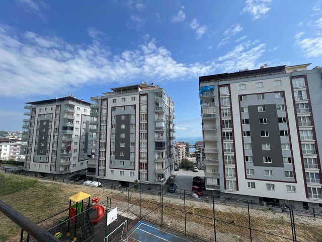 TRABZON YOMRA’DA SİTE İÇİNDE 3+1 | 140 M² NET | 5. KAT | KREDİYE UYGUN
