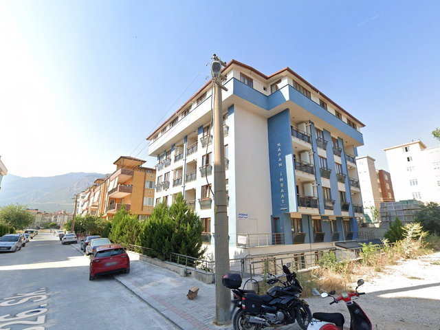 REMAX MODEL DEN ÜNIVERSITEYE YAKIN 1+1 EŞYALI SATILIK APART
