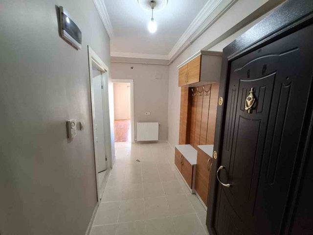 REMAX DEĞİŞİMDEN SEFAKENT SİTESİNDE KİRALIK 2+1 ARAKAT DAİRE