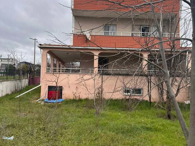 MARMARA EREĞLİSİ YENİÇİFTLİK’TE DENİZE VE MERKEZE YAKIN 6+1 TRİPLEX VİLLA