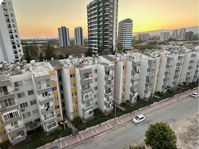 MERSİN MEZİTLİDE UYUM SİTESİNDE HAVUZLU EŞYALI SATILIK 3+1 DAİRE