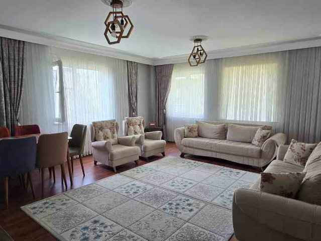 PLAJYOLU'NDA SİTE İÇİNDE EĞİMSİZ, KULLANIŞLI 5+1 DUBLEKS