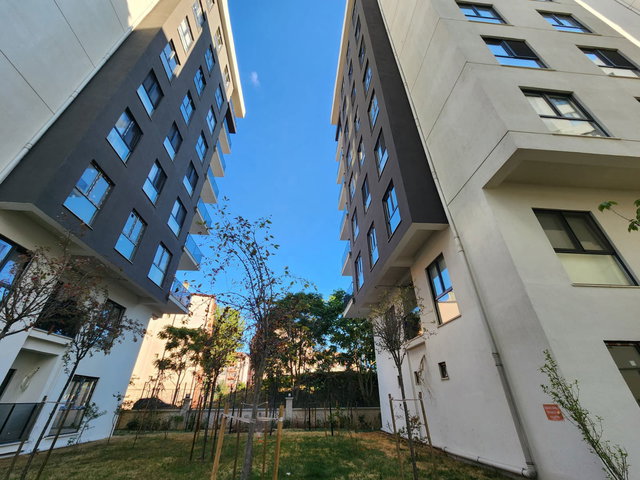 TUZLA İSTASYON MAHALLESI ORMET SITESI'NDE BAHÇE KULLANIMLI KIRALIK 1+1 DAIRE