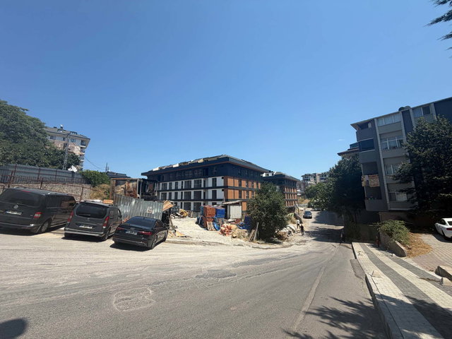 ÜSKÜDAR ÇENGELKÖYDE SATILIK 2+1 SİTE İÇİNDE DAİRE