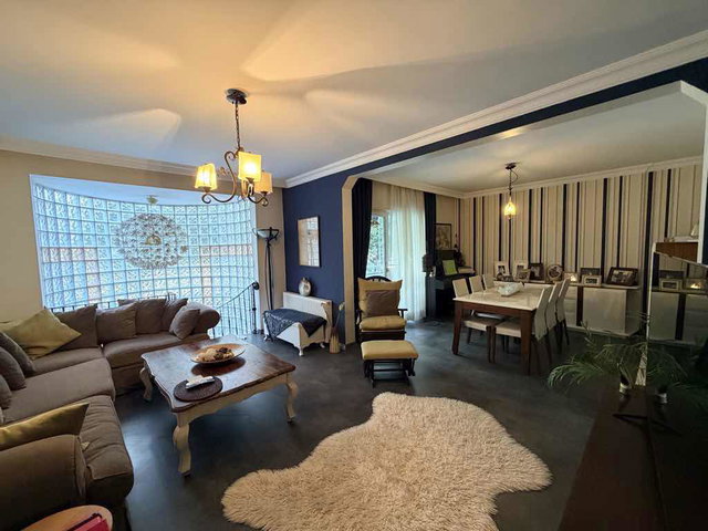 SANCAKTEPE’DE SİTE İÇİNDE 5+1 | 185 M² NET | 3 BANYO | BAHÇE KATI