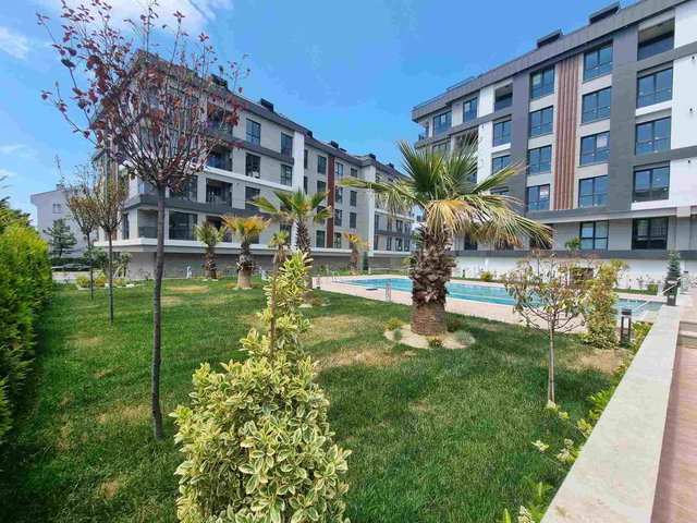 REMAX GELİŞİM'DEN MEVSİM EVLERİ SİTESİNDE SATILIK KÖŞE 2+1