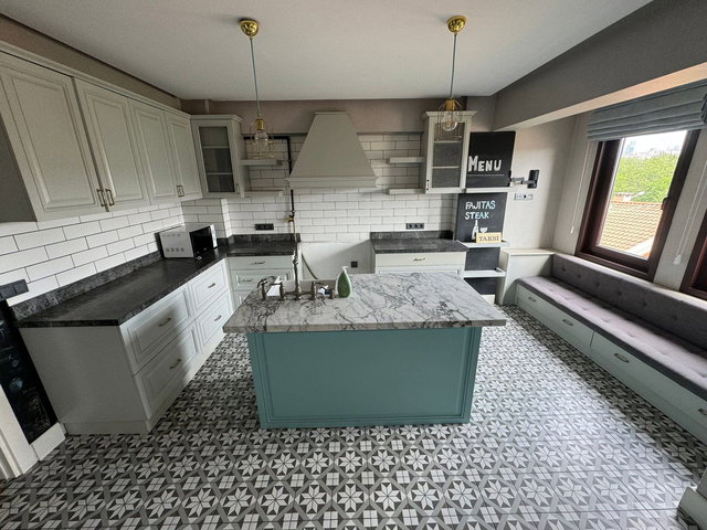 EYÜP AHİKENT HALIÇ MANZARALI BÜYÜK TİP MİMARİ YAPI 5 KATLI VILLA