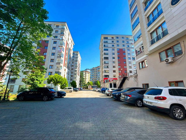 AK YAŞAM 3. ETAP'DA GENİŞ, FERAH, 4+1 SATILIK DAİRE