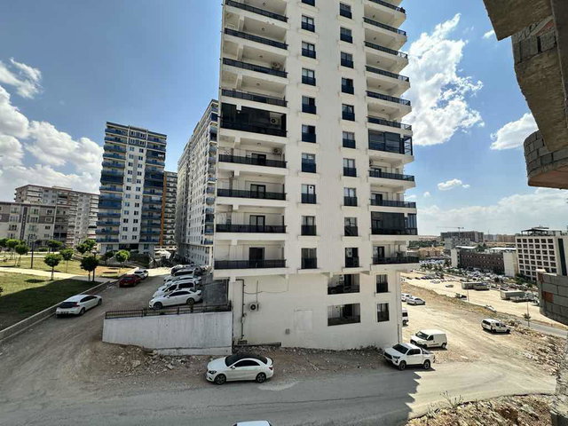 HASTANE ARKASI BAYVERDİ İNŞ. 3+1 LÜKS DAİRE