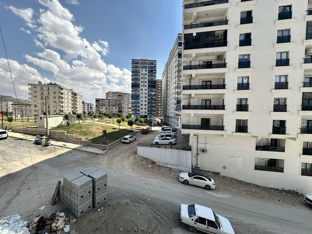 HASTANE ARKASI BAYVERDİ İNŞ. 3+1 LÜKS DAİRE