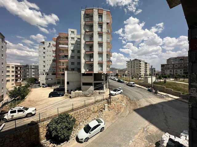 HASTANE ARKASI BAYVERDİ İNŞ. 3+1 LÜKS DAİRE