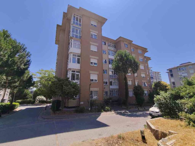 MİMAROBA EMLAK BANKASI EVLERİ  1.KISIIM 3+1  SATILIK DAİRE