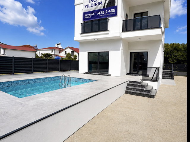 SAMSUN 19 MAYIS’TA SIFIR, 3 KATLI 3+2 VİLLA | 360 M² | YERDEN ISITMA | KREDİYE UYGUN