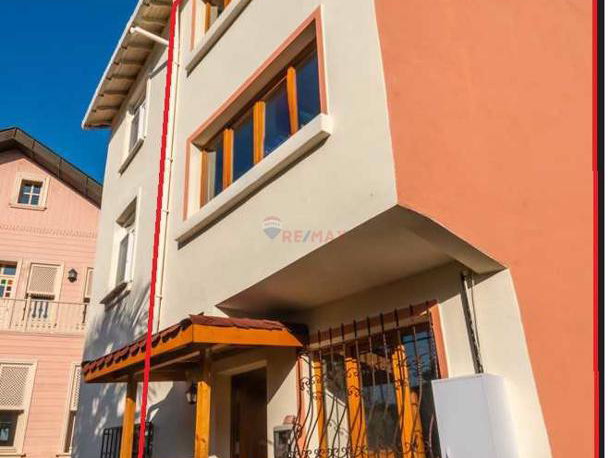 ANADOLUHİSARI'NDA KİRALIK BOĞAZ MANZARALI VERANDALI BAHÇELİ MÜSTAKİL EV