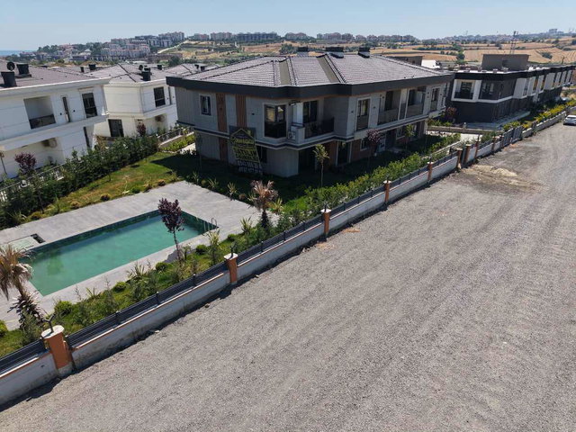 NAMIK KEMAL MAH. CASA BELLA SİTESİ'NDE HAVUZLU 1+1 SATILIK DAİRE