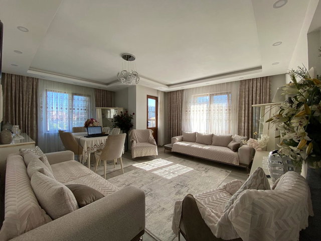 REMAX ANI 'DAN ÜMRANİYE ELMALIKENT 'DE ŞEHİR MANZARALI SATILIK 3+1 DAİRE