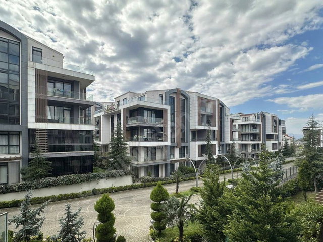 ZERAYKENT SİTESİNDE KİRALIK EŞYALI 3+1 BAHÇE DUBLEKS DAİRE