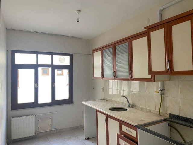 KAŞÜSTÜ MERKEZDE , ASANSÖRLÜ 3+1 KİRALIK DAİRE | BOŞ, HEMEN TAŞINMAYA UYGUN