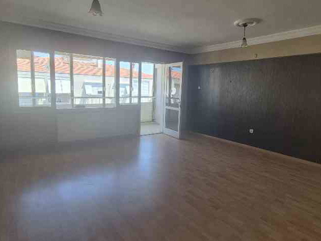YILLAR SOKAK YANI, OTOPARKLI, SAHİLE ÇOK YAKIN 3+1