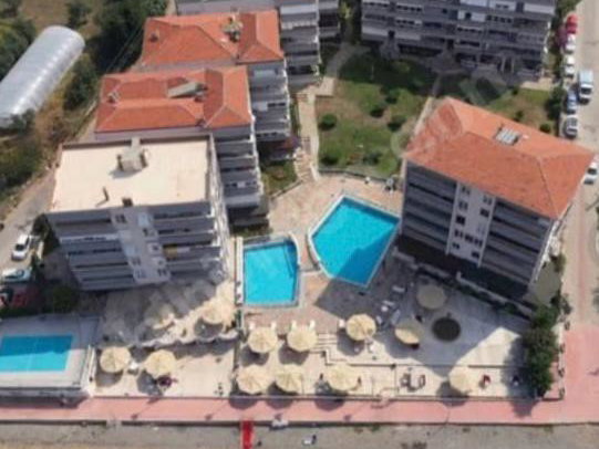 ÇINARCIK’TA SİTE İÇİNDE EŞYALI 2+1 | ÇİFT CEPHELİ, BALKONLU, KREDİYE UYGUN