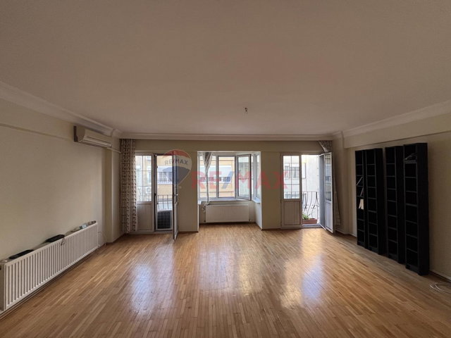 KALAMIŞ'TA SAHİLE ve BAĞDAT CAD 50 m MESAFEDE 2+1 KİRALIK DAİRE
