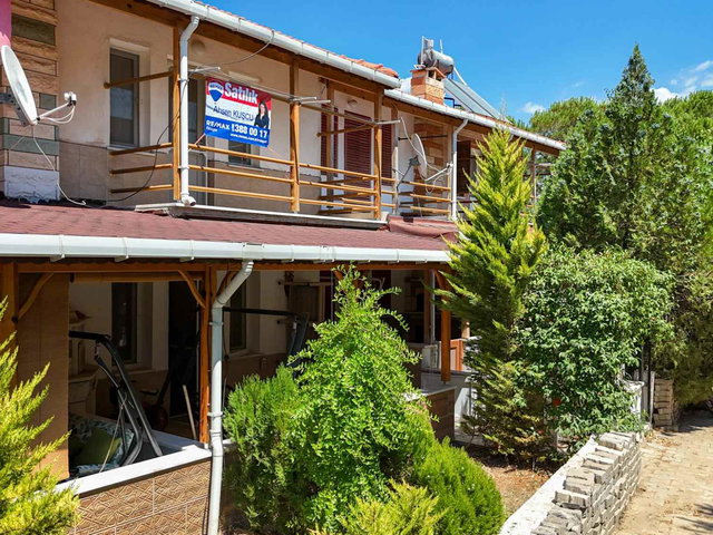 GEYIKLI BOZCAADA FERIBOT İSKELESINDE SATILIK SITE İÇI 2+1 VILLA