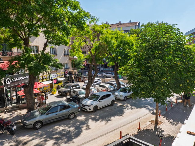 TUNALI HİLMİ BÜLTEN SOKAKTA OFİS KULLANIMINA UYGUN DAİRE