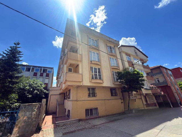 SANCAKTEPE MECLIS MAHALLESI'NDE KIRALIK EŞYALI 2+1 ÇATI KATI DAİRE