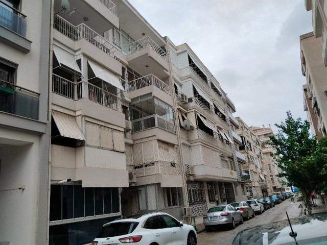 KARŞIYAKA DONANMACI SAHIL YAKINI,BOŞ, SATILIK 3+1 DAIRE