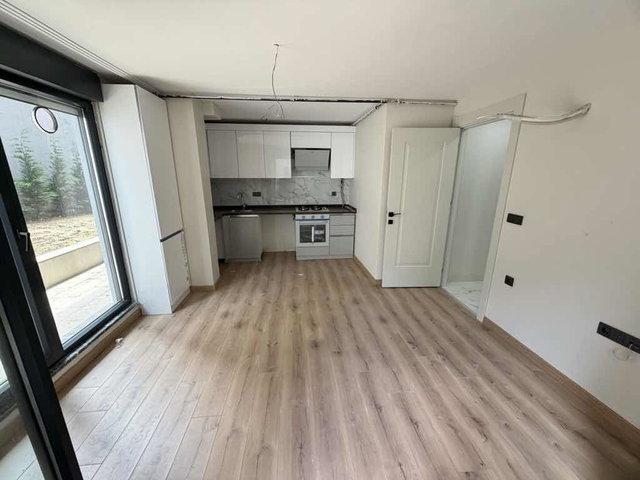 DİKİLİTAŞ’ TA GENİŞ BAHÇE KULLANIMLI 2+1  SIFIR SATILIK DAİRE