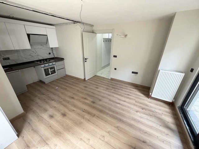 DİKİLİTAŞ’ TA GENİŞ BAHÇE KULLANIMLI 2+1  SIFIR SATILIK DAİRE