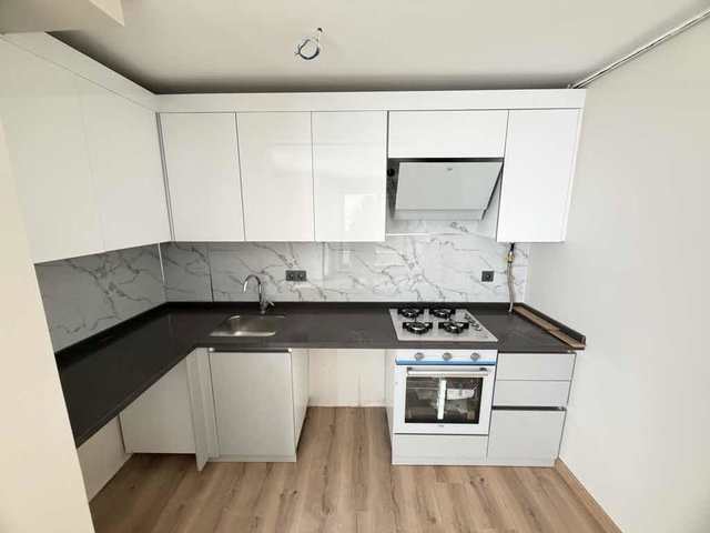 DİKİLİTAŞ’ TA GENİŞ BAHÇE KULLANIMLI 2+1  SIFIR SATILIK DAİRE