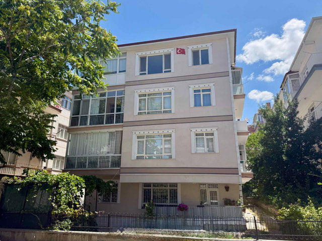 ABİDİNPAŞA MERKEZİ KONUMDA | GÖMÜ SOKAK | 3+1 KİRALIK DAİRE