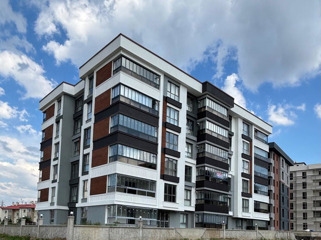 REMAX ARTIS'TEN MASAL SUIT'TE SATILIK 2+1 DAIRE