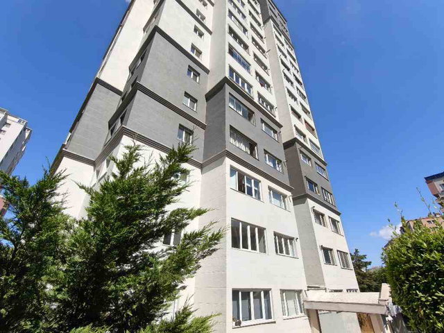 ADNAN KAHVECİDE SİTE İÇİNDE GENİŞ VE BAKIMLI  5+2 DUBLEKS SATILIK DAİRE
