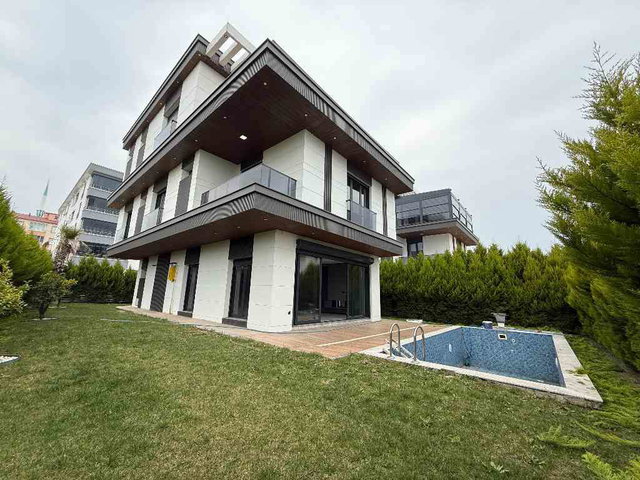 TAFLAN'DA ULTRALÜKS SAUNALI,HAVUZLU MÜSTAKİL SATILIK 4+1 VİLLA