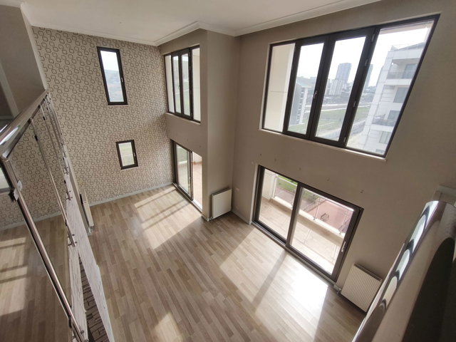 ALACAATLI TRİOPARK EVLERİNDE 5+1 KİRALIK LOFT DAİRE