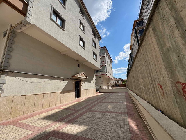 MAVİ GÖL CAD ÜZERİ 3+1 125 M² NET OTOPARKLI ASANSÖRLÜ