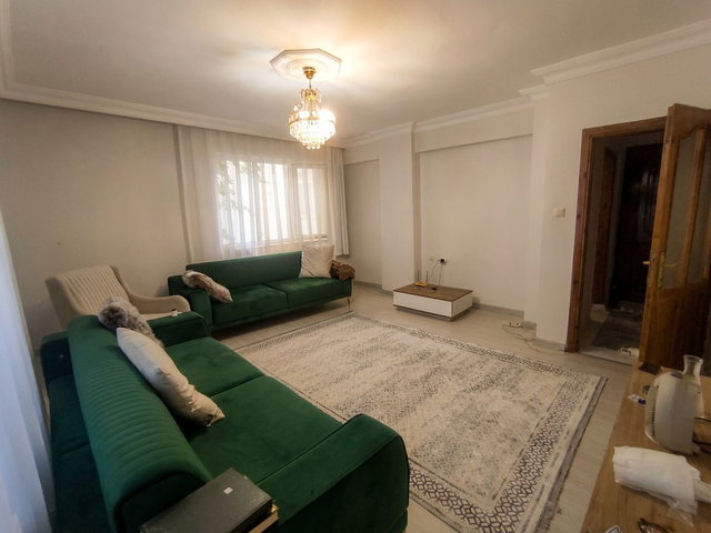 AVCILAR GÜMÜŞPALADA METROBÜSE ÇOK YAKIN İSKANLI ACİL SATILIK 2+1