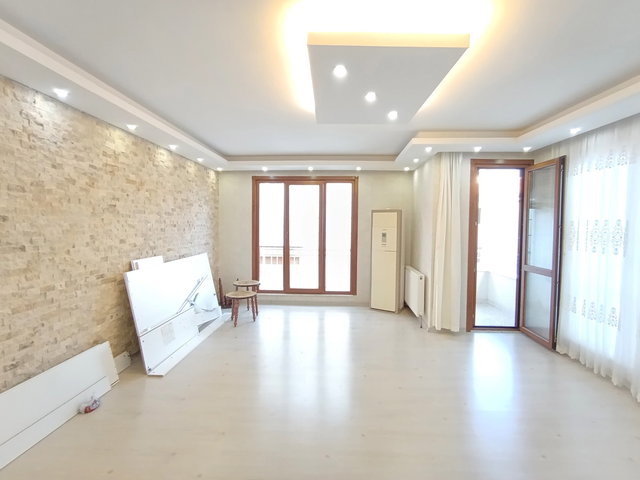 RE/MAX PROF METİN AVCI - SARIGAZİ METROYA 5 DK KİRALIK 2+1 DAİRE