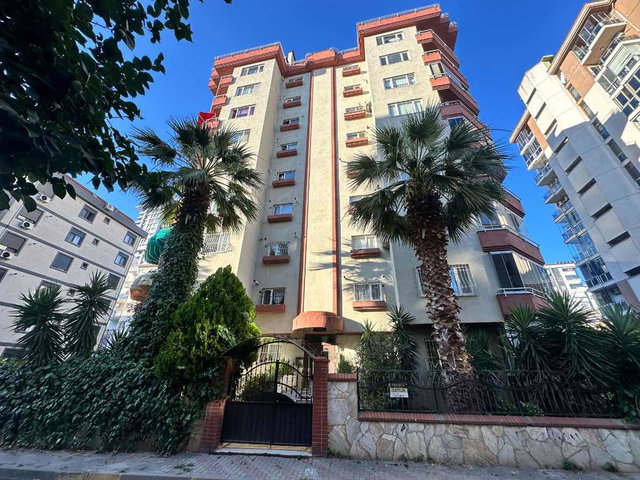 KARTAL KORDONBOYU YÜKSEK ARSA PAYLI DENIZ VE ADALAR MANZARALI 3+1 SATILIK DAIRE