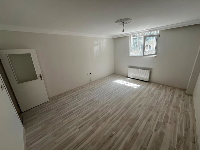 ESENYURT ÇINAR MAHALLESİ’NDE 2+1 BAHÇE KATI KİRALIK DAİRE