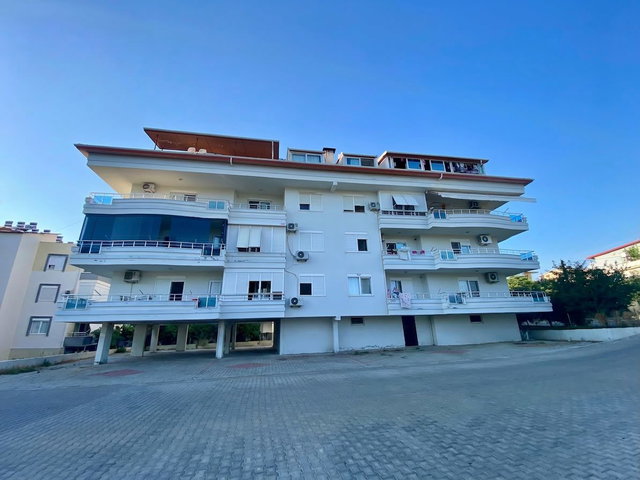 MERKEZI KONUMDA DEPOLU VE OTOPARKLI 4+1