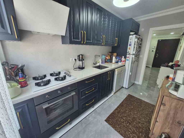 İDEALTEPE  ÖN CEPHE 2006 YAPIMI İÇİ YENILENMIŞ COK GENIŞ ÖZEL BIR DAİRE