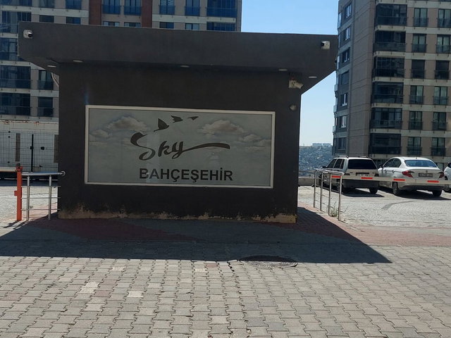 SKY BAHÇEŞEHİR'DE SATILIK 2+1 DAİRE