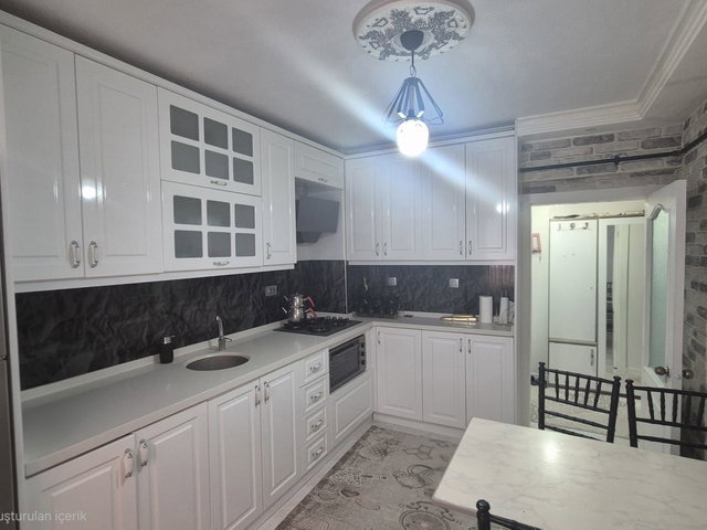 PLEVNE MAHALLESİNDE ARA KATTA SATILIK 3+1 DAİRE